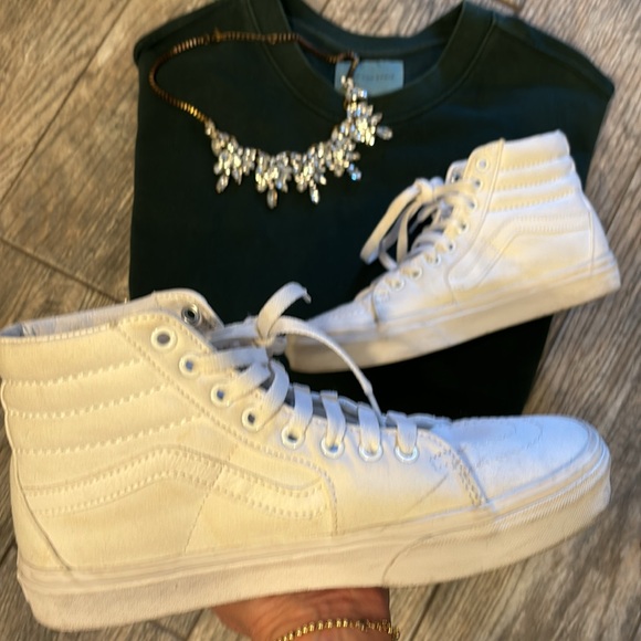 KICK IT with these Hi top Vans - Picture 13 of 13